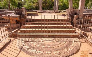 Священный город Анурадхапура — хитрости бесплатного билета Священные места Анурадхапуры